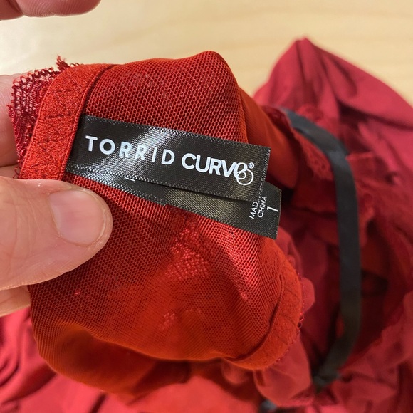Torrid Curves Gown Size 1 (FU) - Picture 9 of 12